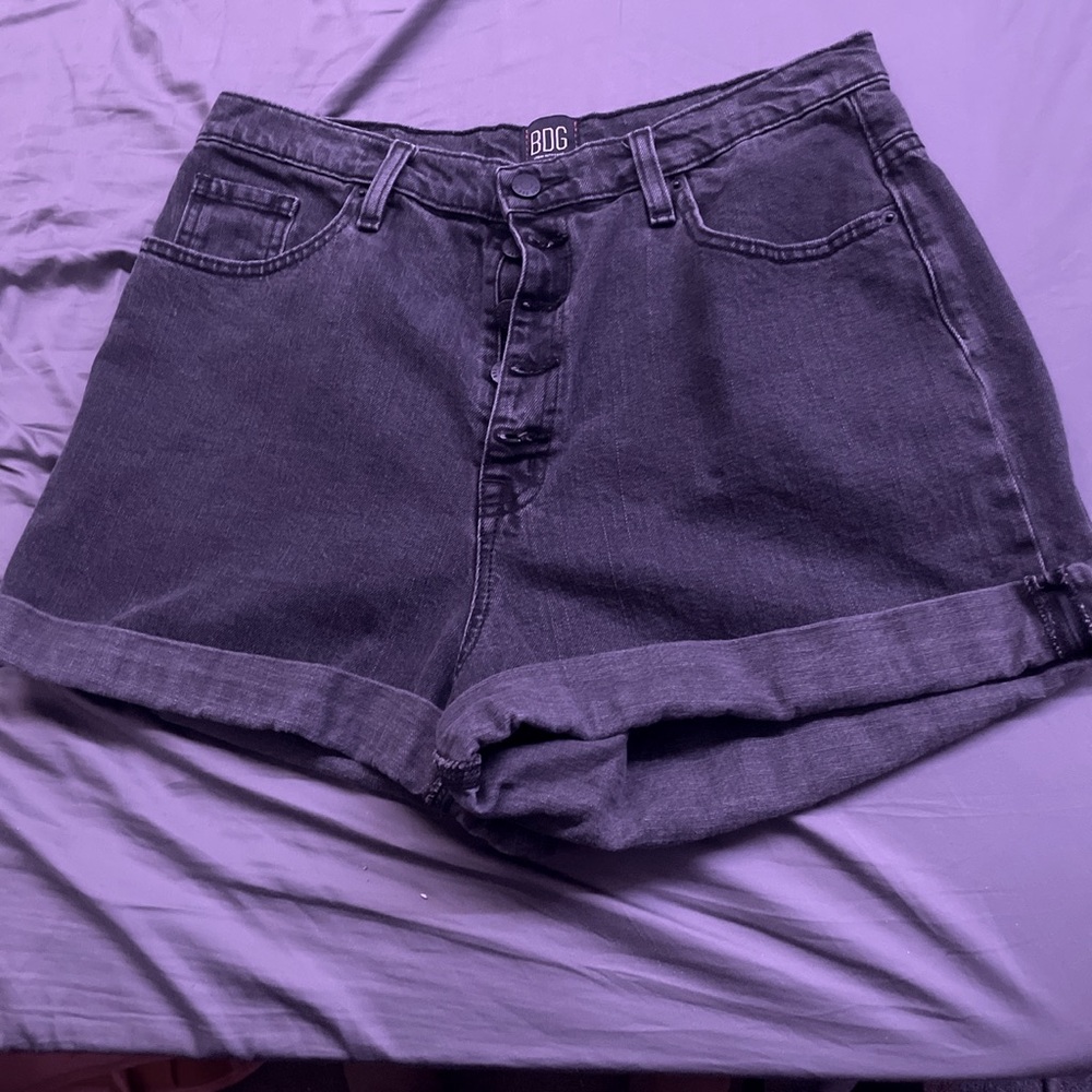 High waisted faded black BDG denim jeans Size 32. Worn a few times.